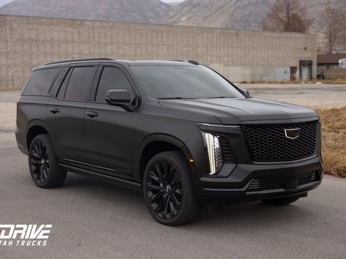 Used 2025 Cadillac Escalade Sport Platinum w/ LPO, ONYX Package image 2