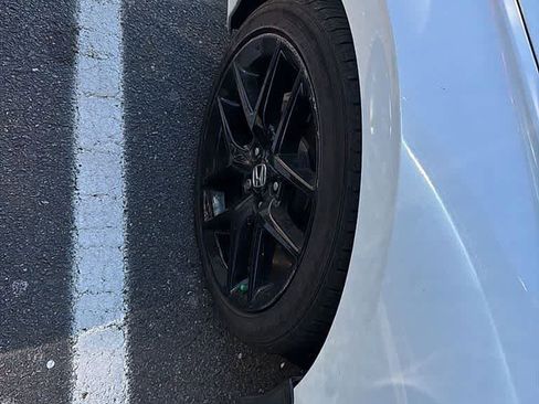 Used 2023 Honda Civic Sport image 13