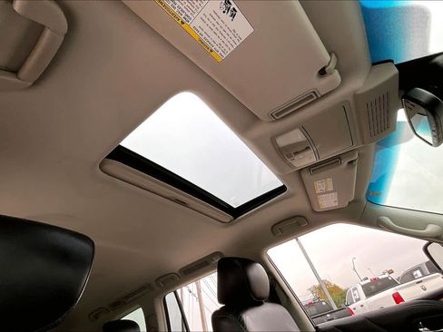 Used 2015 INFINITI QX80 2WD w/ Deluxe Technology Package image 13