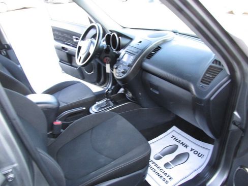 Used 2013 Kia Soul + w/ Audio Pkg FWD image 15