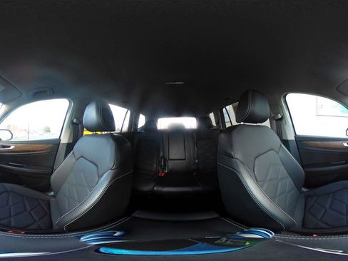 Used 2024 Volkswagen Atlas SE image 42