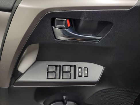 Used 2017 Toyota RAV4 XLE AWD/4WD image 25