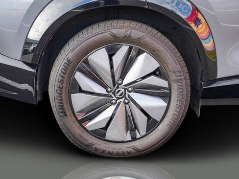 Used 2024 Nissan Ariya AWD image 12