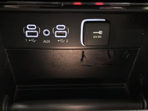 Used 2025 Jeep Grand Cherokee Limited w/ Black Appearance Package image 39