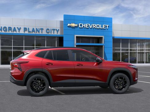 New 2026 Chevrolet Trax LT w/ Driver Confidence Package FWD image 5
