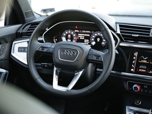 Certified 2025 Audi Q3 2.0T Premium w/ Convenience Package AWD/4WD image 28