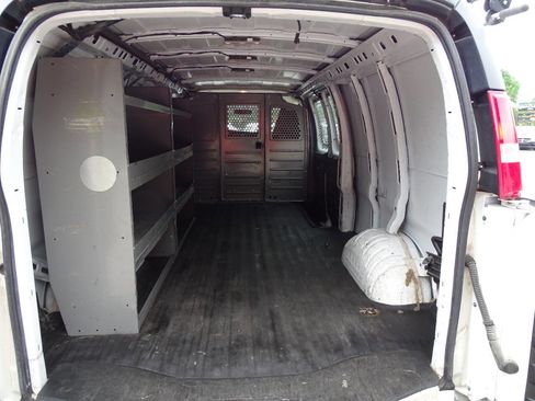 Used 2019 GMC Savana 3500 Extended w/ Driver Convenience Package image 25