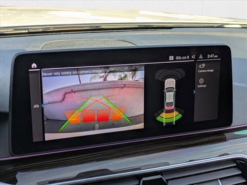 Certified 2023 BMW 530e w/ Convenience Package image 13