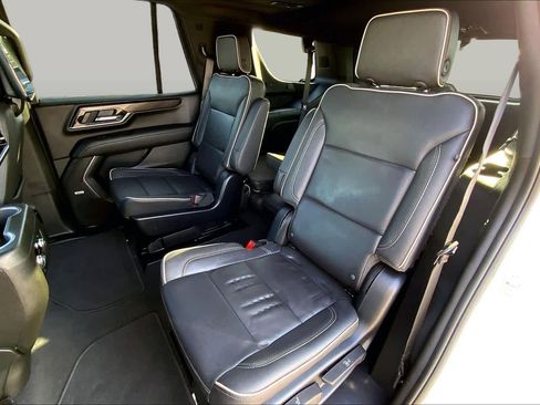 Used 2026 GMC Yukon Elevation w/ Elevation Premium Package RWD image 16