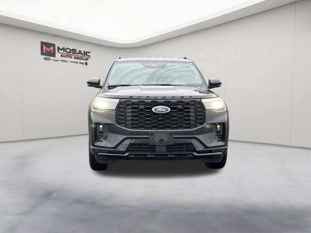 Used 2025 Ford Explorer ST-Line AWD/4WD image 3