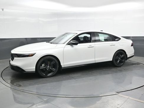 Used 2024 Honda Accord Sport image 6
