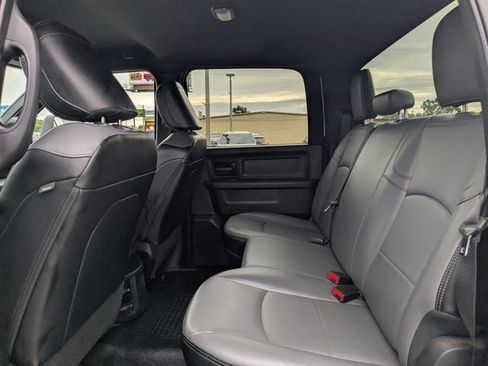 Used 2024 RAM 2500 Tradesman w/ Chrome Appearance Group AWD/4WD image 11