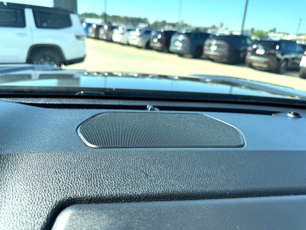 Used 2025 Toyota Tacoma SR5 RWD image 43