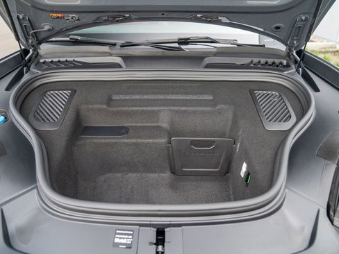 Certified 2025 Porsche Macan Electric image 29