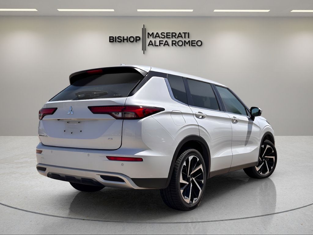 Used 2024 Mitsubishi Outlander SE Black Edition AWD/4WD image 4