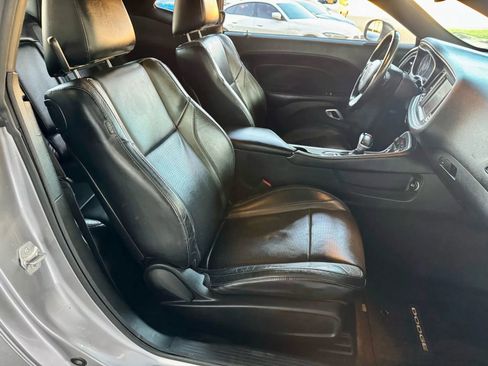 Used 2015 Dodge Challenger SXT Plus image 19