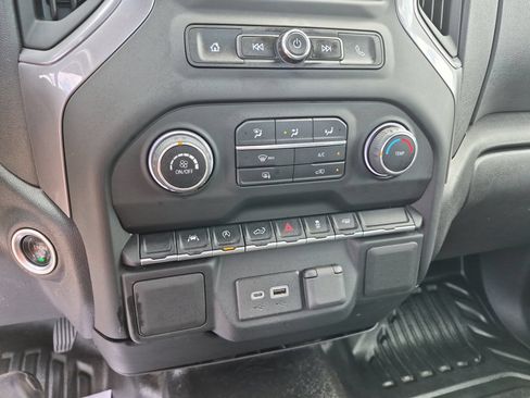Used 2022 Chevrolet Silverado 1500 W/T RWD image 17