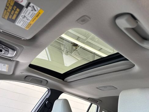 Certified 2024 Toyota Corolla Cross LE w/ Moonroof Package AWD/4WD image 15