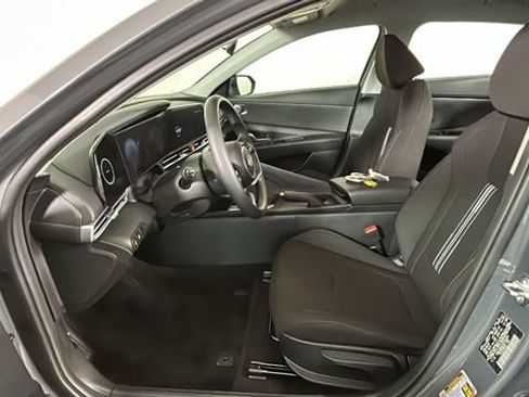 Used 2024 Hyundai Elantra SEL FWD image 11