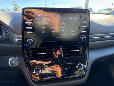 Used 2021 Hyundai Ioniq SE image 33