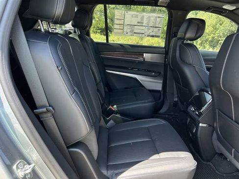 New 2026 Cadillac Vistiq Sport image 27