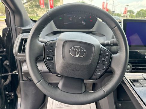 Used 2023 Toyota bZ4X AWD image 16
