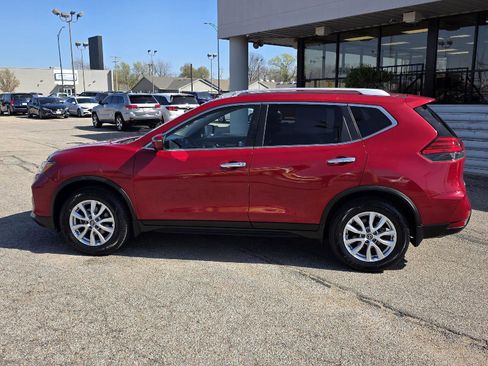 Used 2017 Nissan Rogue SV image 8