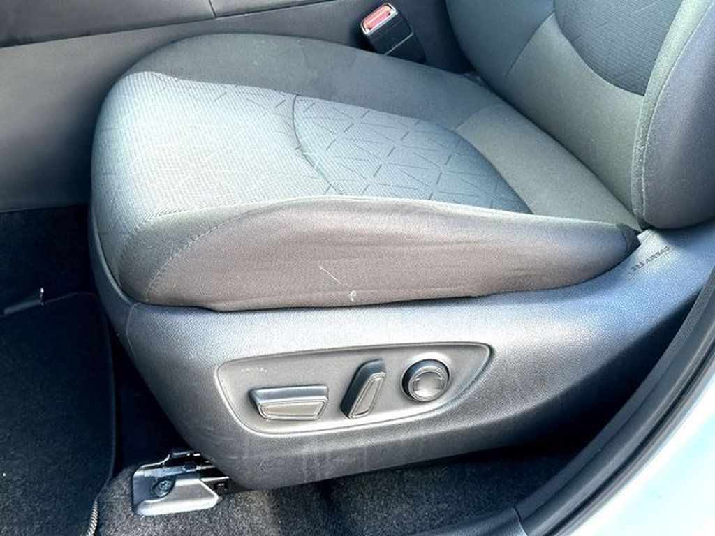 Certified 2025 Toyota RAV4 XLE AWD/4WD image 12