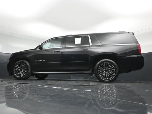 Used 2018 Chevrolet Suburban Premier AWD/4WD image 35
