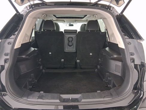 Used 2016 Nissan Rogue SL w/ SL Premium Package image 28