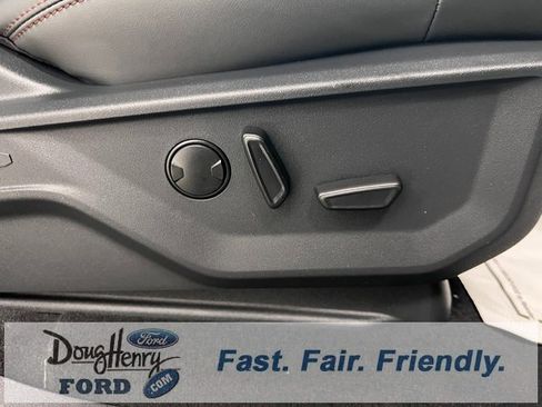 New 2025 Ford Expedition Active image 44