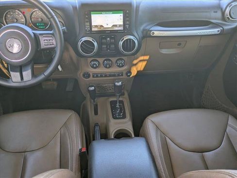 Used 2017 Jeep Wrangler Unlimited Rubicon w/ Connectivity Group AWD/4WD image 15