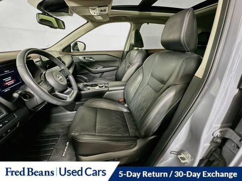 Used 2023 Nissan Rogue Platinum w/ Platinum Premium Package AWD/4WD image 29