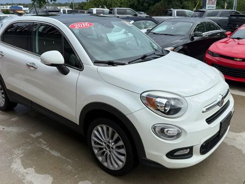 Used 2016 FIAT 500X Lounge AWD/4WD image 2