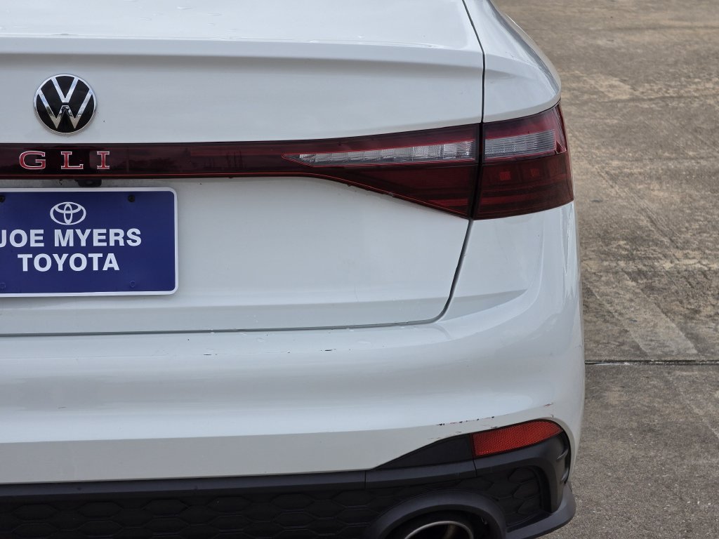 Used 2025 Volkswagen Jetta GLI Autobahn FWD image 9