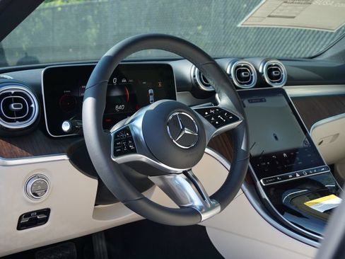 Used 2025 Mercedes-Benz C 300 Sedan image 24