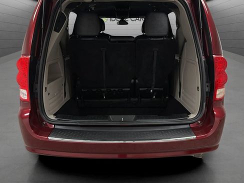 Used 2018 Dodge Grand Caravan SXT FWD image 18