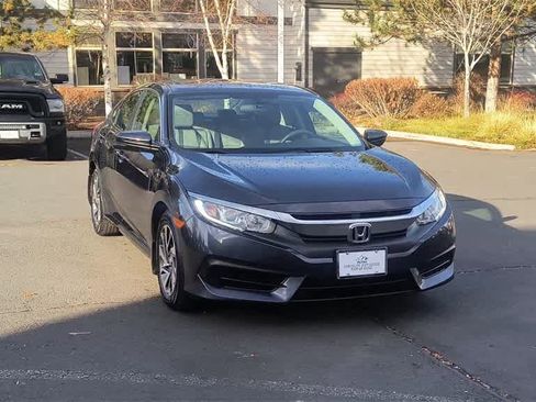 Used 2018 Honda Civic EX image 3