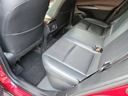 Used 2021 Toyota Venza XLE w/ Softex Package AWD/4WD image 31