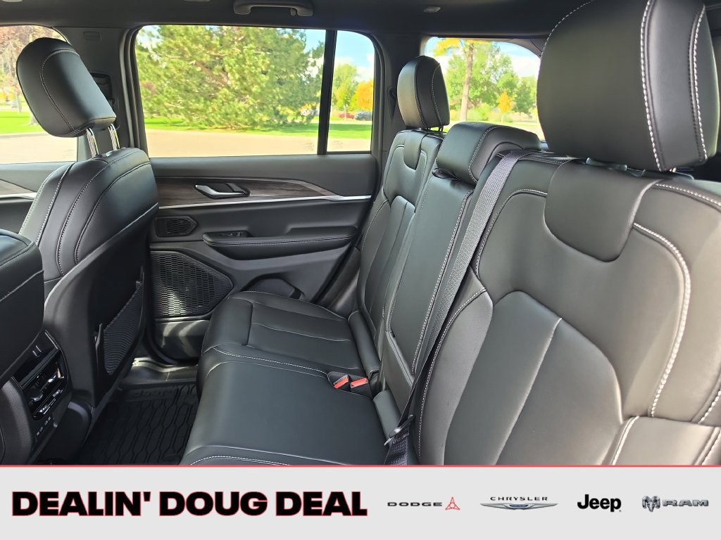 New 2027 Jeep Grand Cherokee Limited AWD/4WD image 25