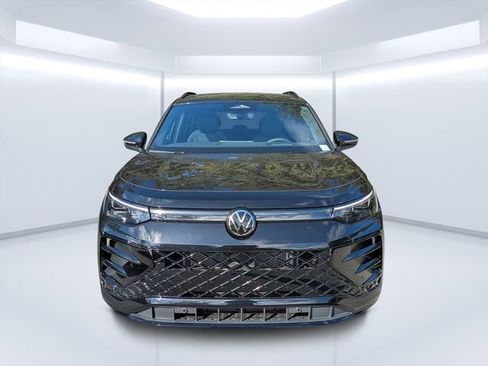 New 2026 Volkswagen Tiguan SE R-Line image 8