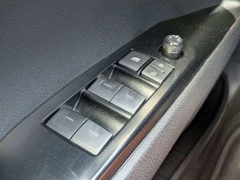 Used 2025 Toyota Camry SE FWD image 23