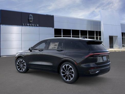 New 2026 Lincoln Nautilus Reserve image 4