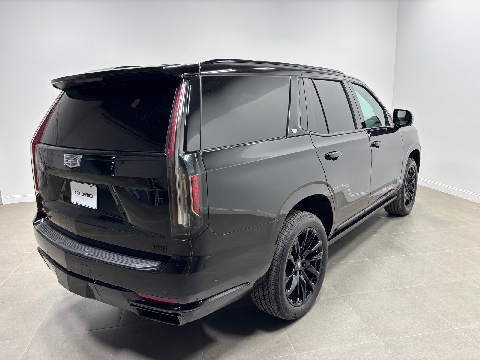 Used 2023 Cadillac Escalade Sport Platinum w/ LPO, ONYX Package AWD/4WD image 6
