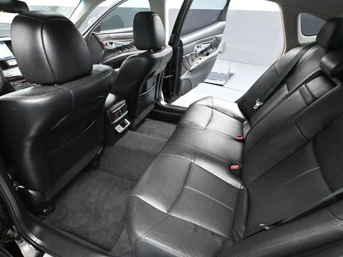 Used 2016 INFINITI Q70 L 3.7 w/ Technology Package image 41