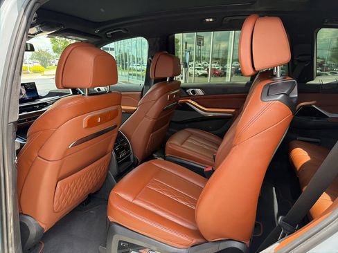 Used 2023 BMW X7 M60i AWD/4WD image 27