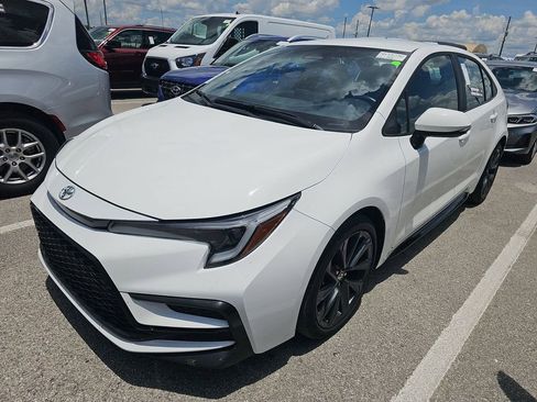 Used 2025 Toyota Corolla SE FWD image 1