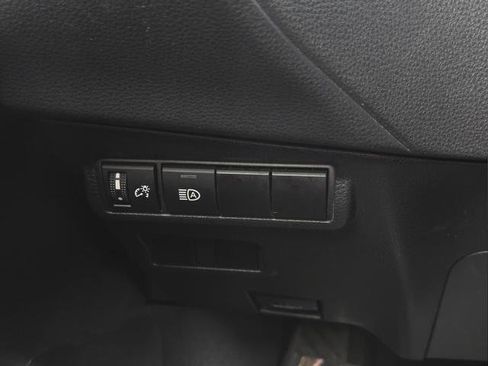 Used 2024 Toyota Corolla Cross LE FWD image 26