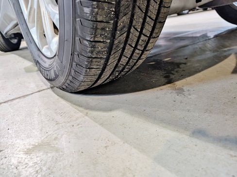 Used 2018 Chevrolet Equinox LT image 54