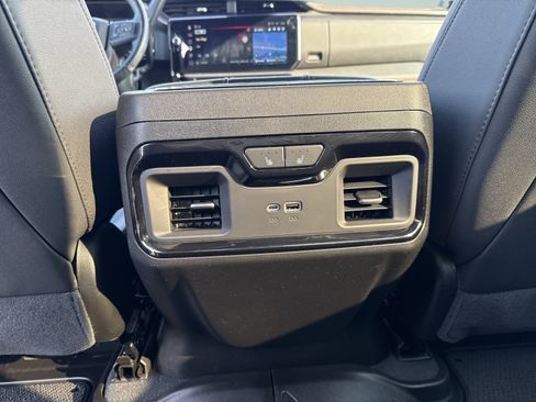 Used 2025 GMC Sierra 2500 AT4 AWD/4WD image 26